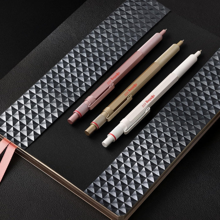 rOtring 600 Kugelschreiber | mittlere Spitze | Schwarze Tinte | perlweisser Schaft | nachfüllbar Pea