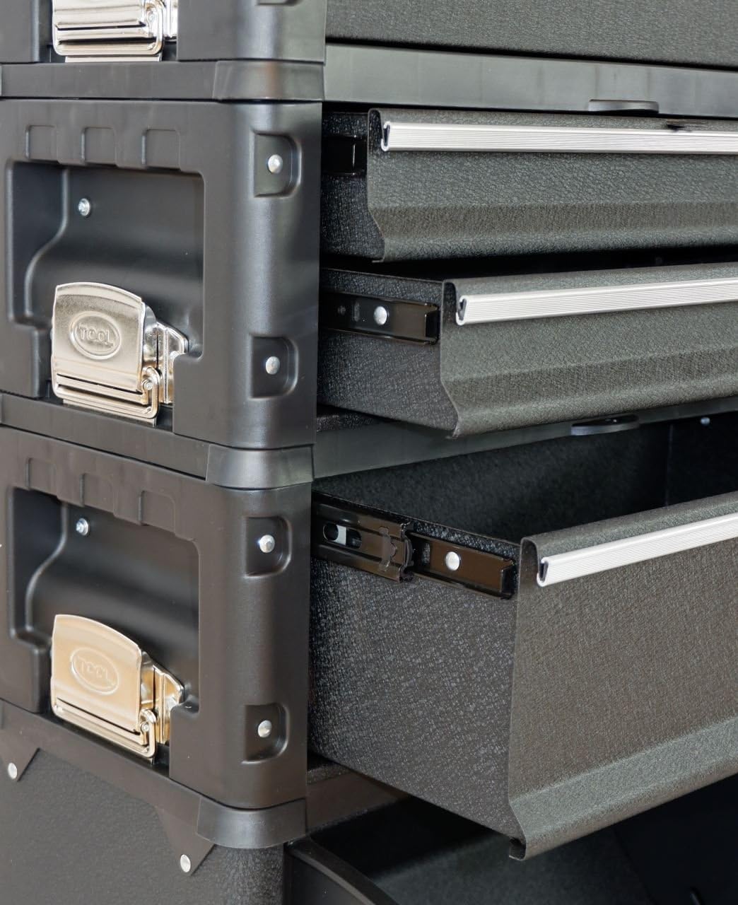 ALEOS. Metall Werkzeugtrolley Werkstattwagen XXL Type: B4-B BLACK EDITION schwarz mit Schubladenverr