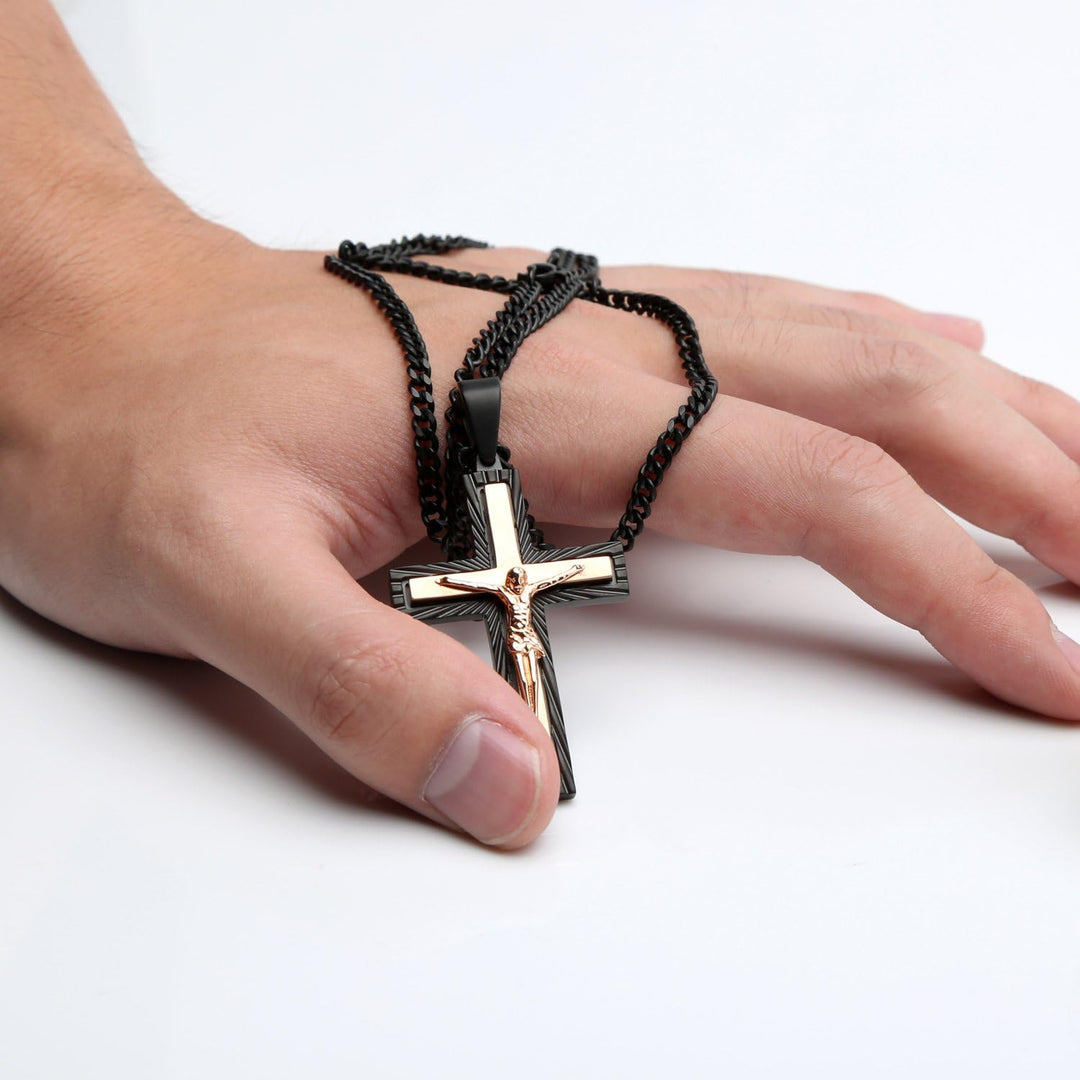 Diamant behandelt Herren Kreuz Halskette mit Schwarz &amp; Rose Gold IP Plating. Die Edelstahl massiv St