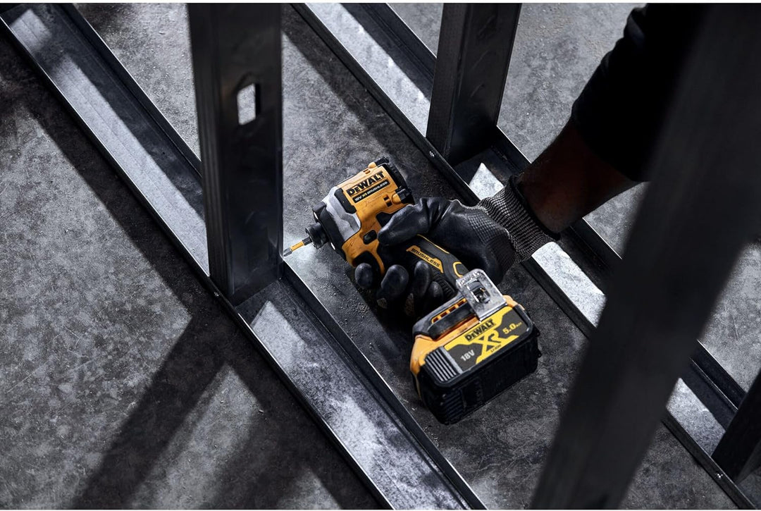 Dewalt 18V XR Akku-Schlagschrauber DCF850NT (¼“ Zoll Innensechskant-Aufnahme mit Selbstverriegelung,