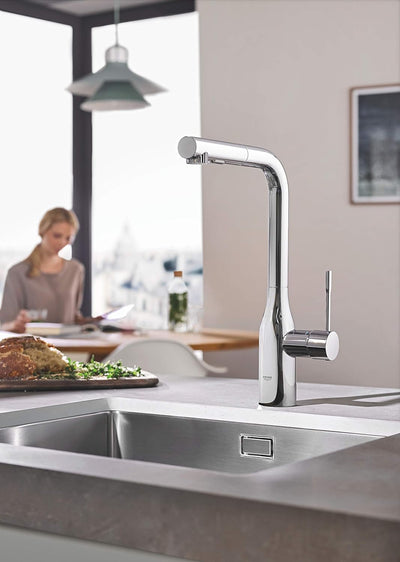 GROHE Essence - Einhand-Spültischbatterie (herausziehbare Dual Spülbrause, Schwenkbereich 360°, Einl