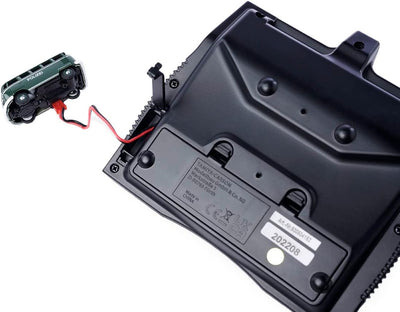 Carson 500504152 1:87 VW T1 Polizei+ Malteser Combo 2.4GHz LCD - Fahrfertiges Modell, 2.4 GHz Fernst