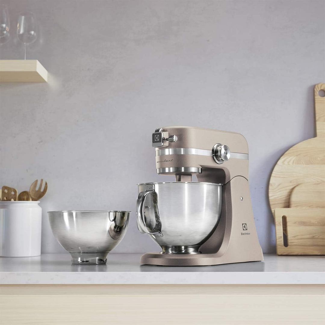 Electrolux EKM5570 Knetmaschine aus Edelstahl, Motor 1200 W und 10 Geschwindigkeiten, mit Schneebese