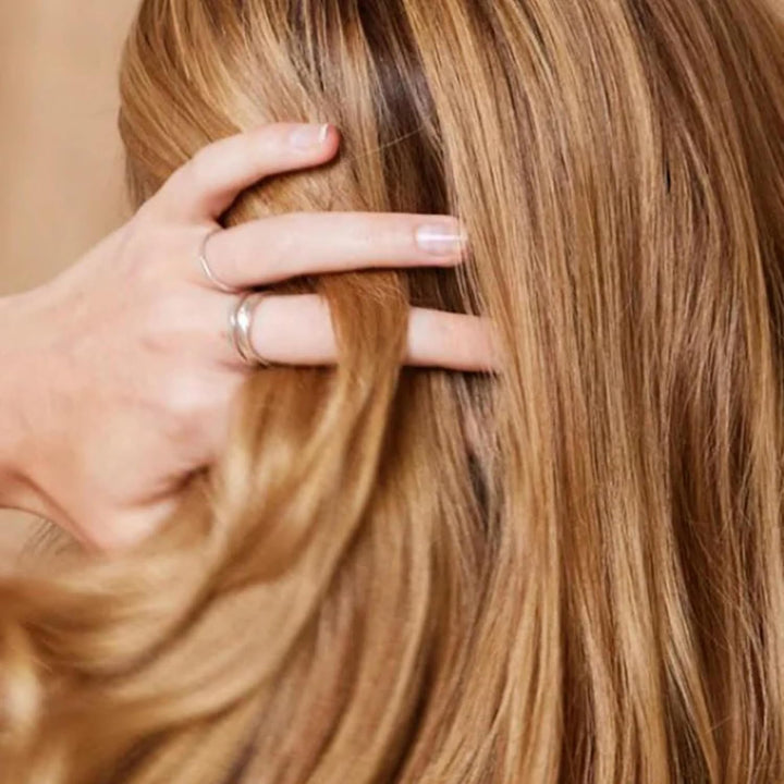 khadi MITTELBLOND Pflanzenhaarfarbe - Taucht Dein Haar in ein warmes Mittelblond mit samtigen Farbre