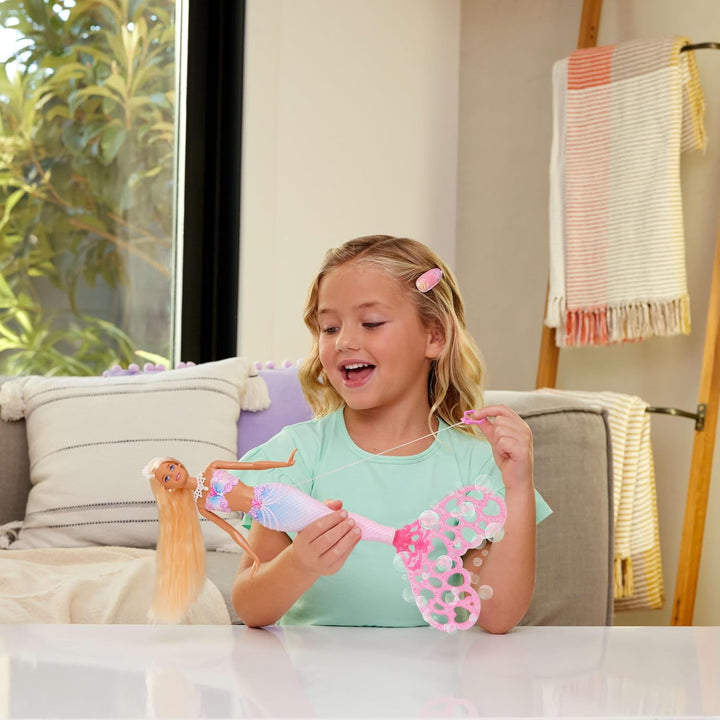 Barbie Bubble Sparkle Meerjungfrau-Puppe mit Seifenblasenfläschchen und -lösung, Tablett und Bürste,