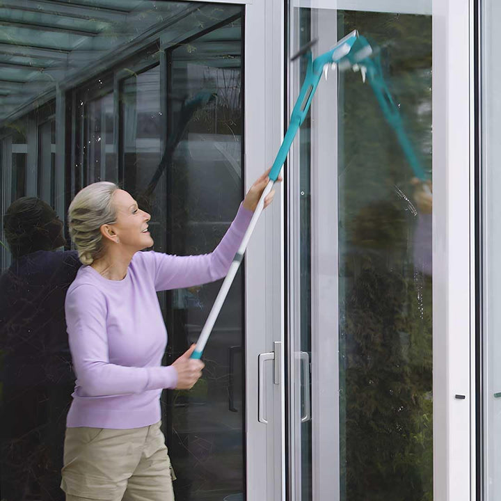 Livington Window Buddy - Fensterabzieher mit Teleskopstange - 3in1 Fensterputzer Set mit Sprühfunkti