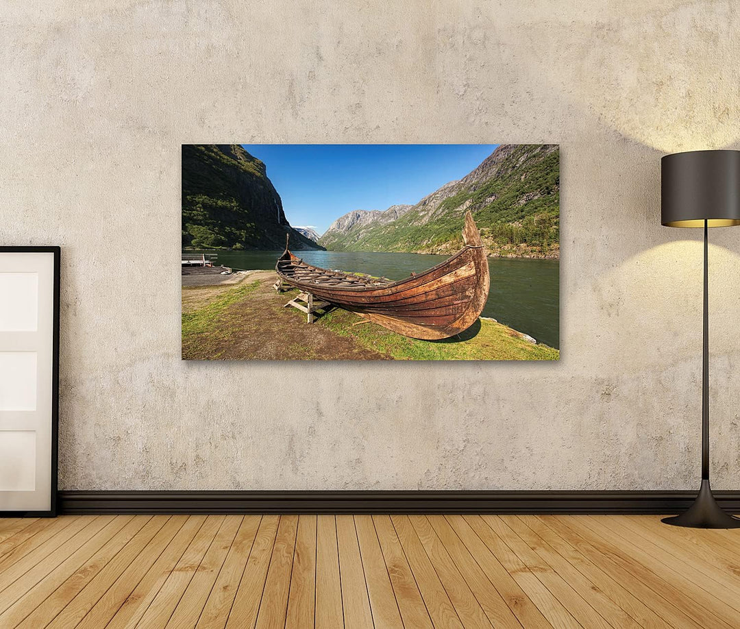 islandburner Bild auf Leinwand Altes Wikingerboot In Gudvangen Dorf In Der Nähe Von Flam Norwegen Bi