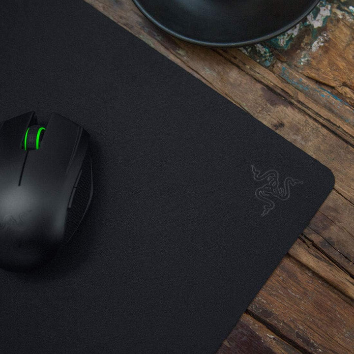 Razer Goliathus Speed (klein) Gaming-Mauspad: Glatte Gaming-Matte – rutschfeste Gummi-Unterseite – t