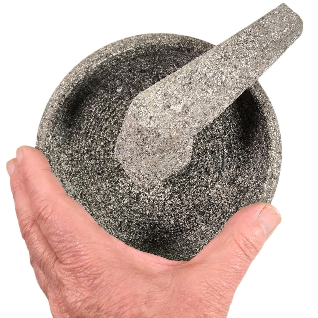 Cobek-Mörser aus vulkanischem Gestein - Traditionelles Zerkleinern und Mahlen - XS Variante/Perfekt
