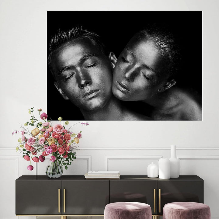 wandmotiv24 Poster als Wanddeko, Grösse Din A0, sinnliches Paar Foto, Models, Schwarz Weiss, Silber,
