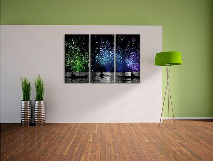 Pixxprint Feuerwerk auf dem Wasser / 3-Teilig/Gesamtmass 120cm Leinwandbild bespannt auf Holzrahmen/