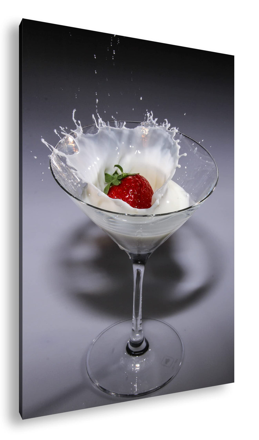 deyoli kleines Cocktailglas mit Erdbeere und Sahne im Format: 80x60 als Leinwandbild, Motiv fertig g