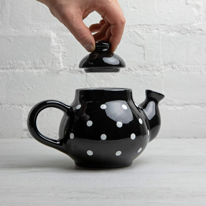 City to Cottage® - Teekanne Kaffeekanne für 2 Tassen | Schwarz und Weiss | Polka Dots | Handgemacht