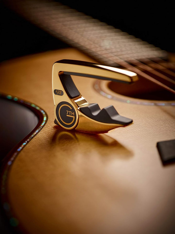 G7th Capodaster Performance 3 Art 6 Strings Gold C81053 63g/2.2oz. Unauffällig und nicht aufdringlic
