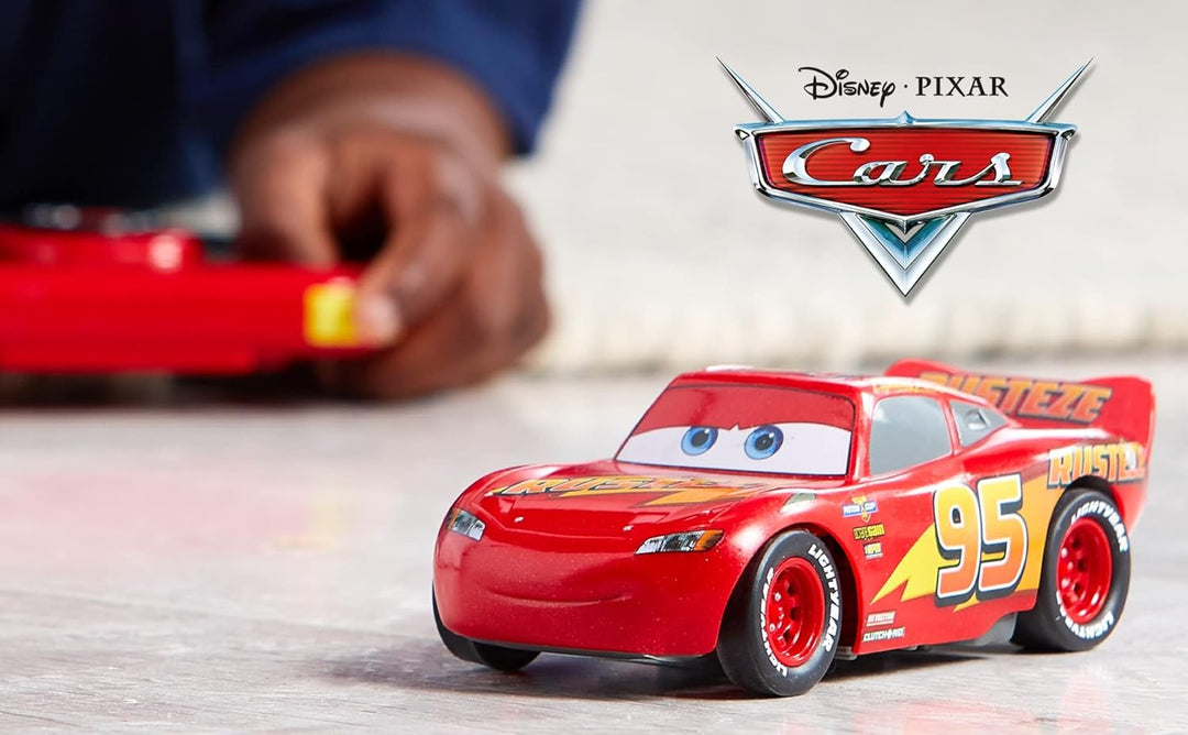 Disney Store Pixar Ferngesteuertes Auto Lightning McQueen Pixar Cars, 15 cm / 6”, 2,4 GHz, bewegt Si