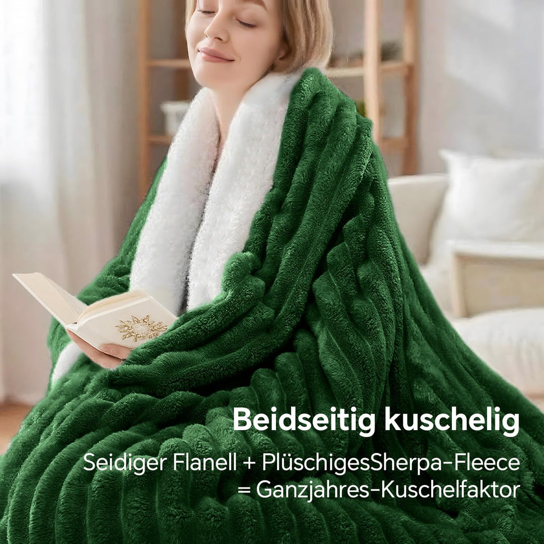 BEDELITE warme Decke Sherpa Kuscheldecke Flauschig Dunkelgrün 150x200 | dicke Deko Fleecedecke, Cord