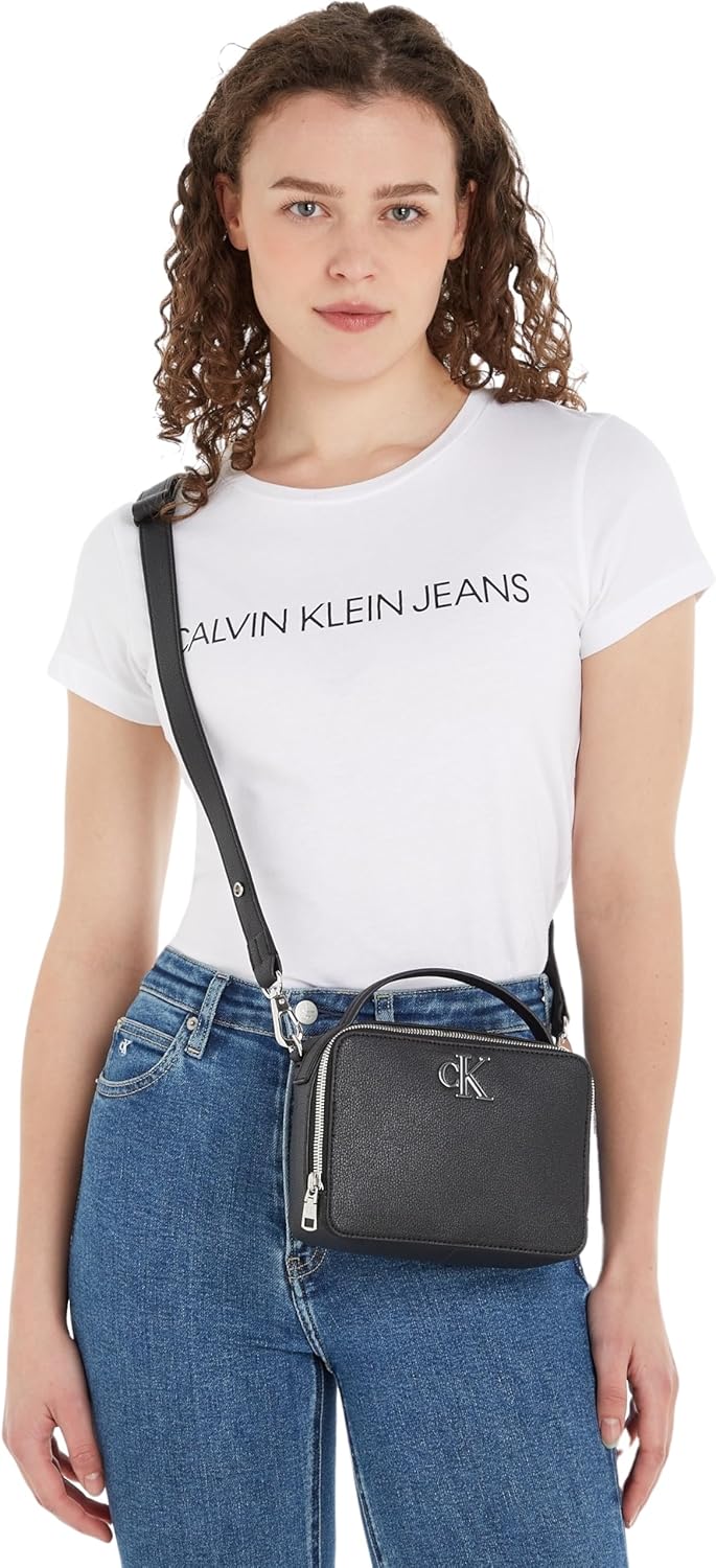 Calvin Klein Jeans Damen Umhängetasche Minimal Monogram Camera Bag Klein Schwarz, Schwarz