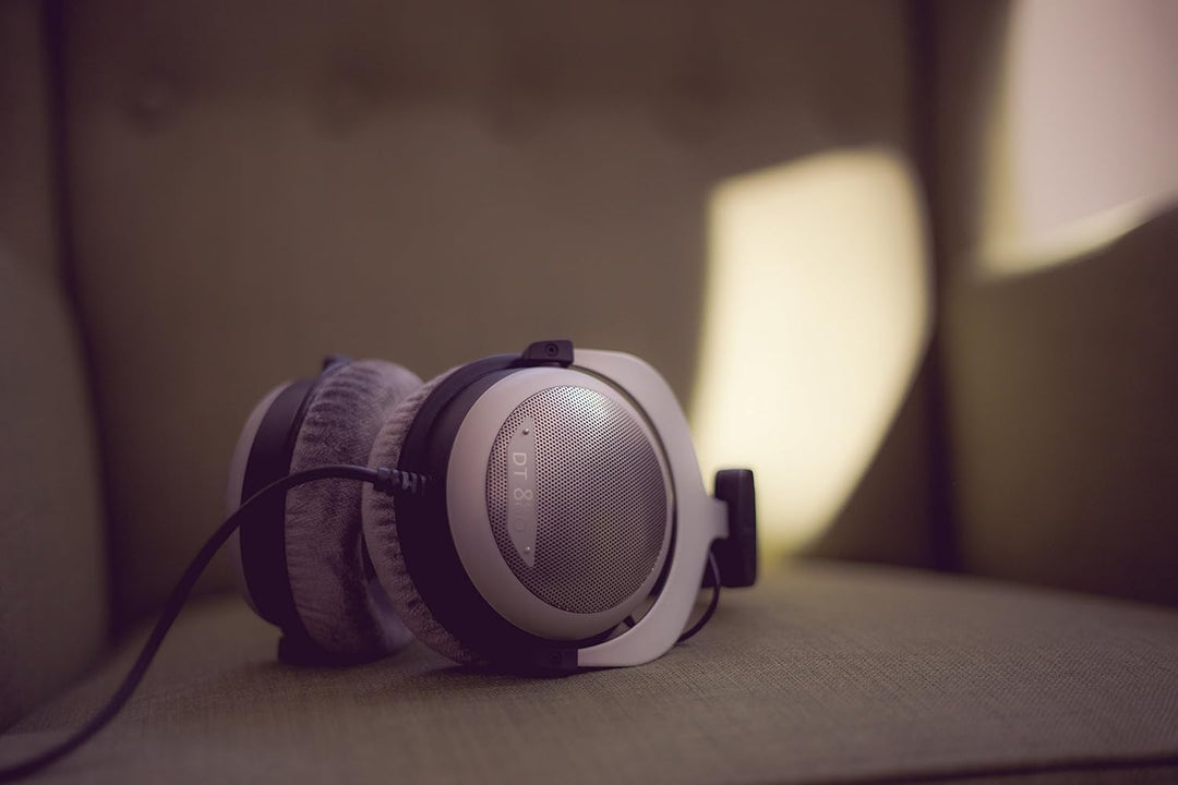 beyerdynamic DT 880 Edition 600 Ohm Over-Ear-Stereo Kopfhörer. Halboffene Bauweise, kabelgebunden, H