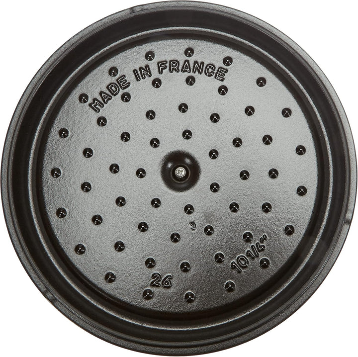 STAUB Gusseisen Bräter/Cocotte, Rund &amp; Flach, 26 cm, 4 L, Aromaregen Funktion für optimale Befeuchtu