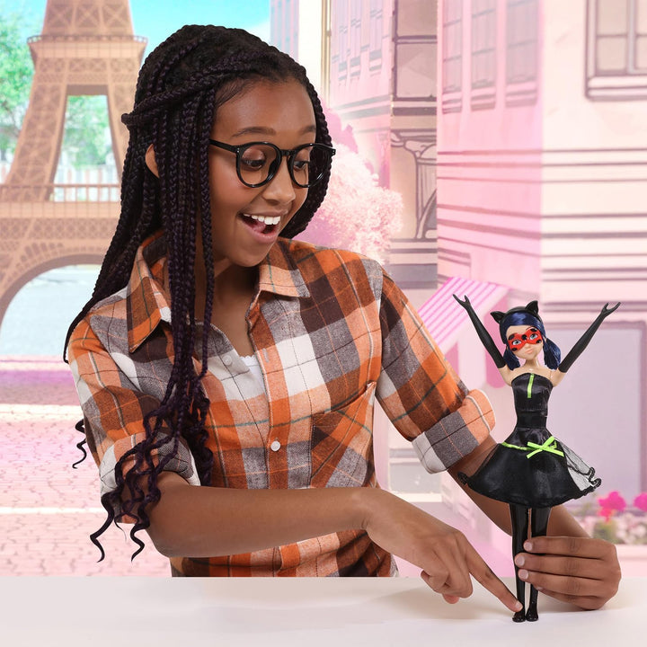 BANDAI - Miraculous - Verwandlungspuppe Ladybug - 26 cm Puppe, die Sich in Lady Noire und Bug Noire