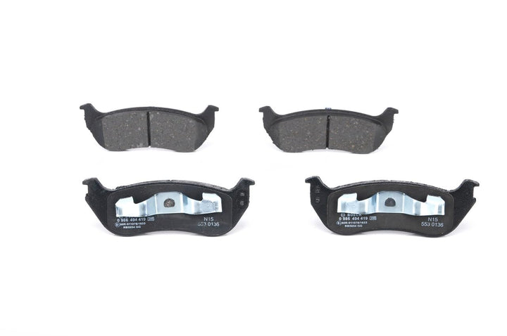 Bosch BP1341 Bremsbeläge - Hinterachse - ECE-R90 Zertifizierung - vier Bremsbeläge pro Set