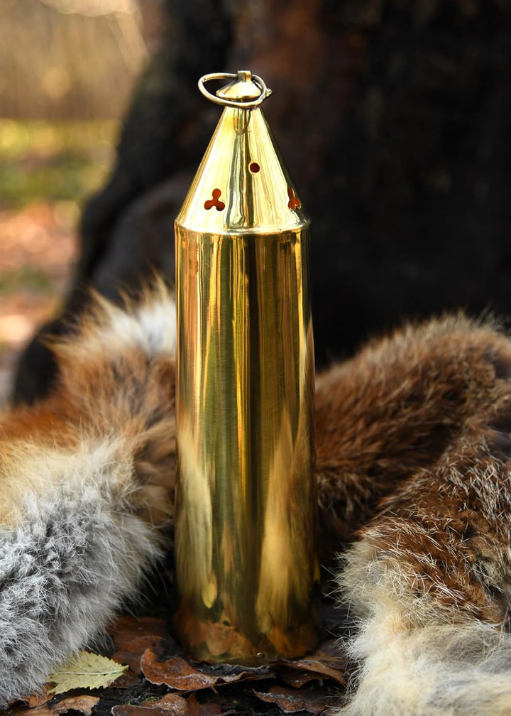 Mittelalterliche Messinglaterne mit Hornfenster