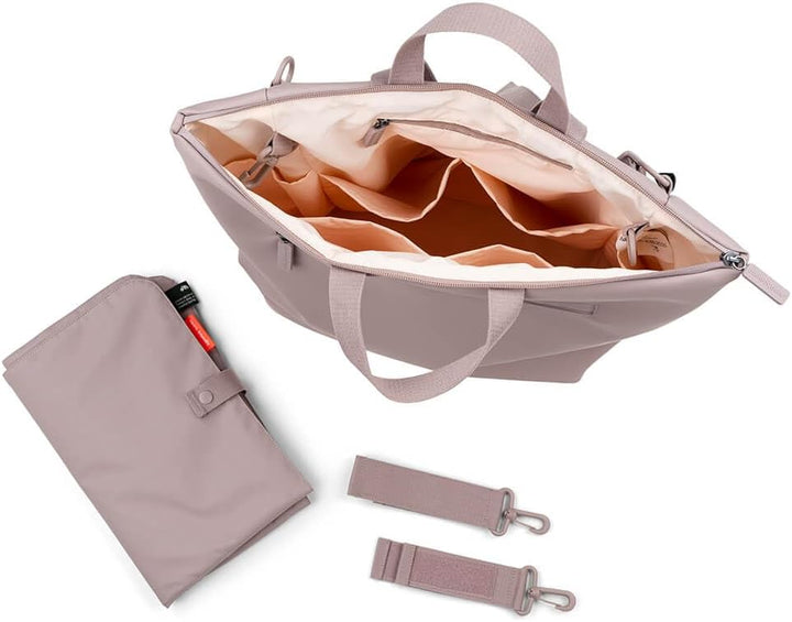Done by Deer Wickelrucksack - Faltbare Wickelauflage und zwei Kinderwagenhaken inklusive - Wickeltas
