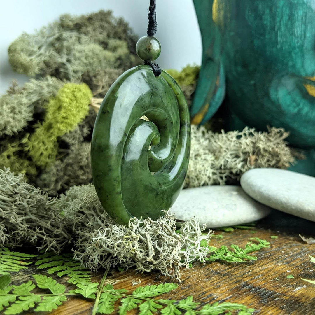 81stgeneration Anhânger Halskette Doppel Koru Runde Scheibe Handgeschnitzte Nephrit-Jade für Herren