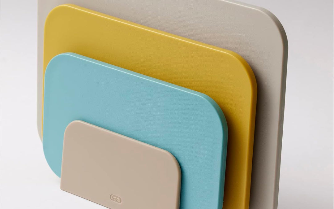 Rosti Choptima Schneidebrett Set mit Halter/Ständer, Küchenbrett, Brotschneidebrett & Servierbrett,