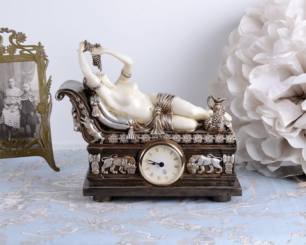 Figürliche Kaminuhr (ohne Batterie) Bacchantin auf Recamiere Empire 26cm Schwarz-Beige Antik Stil IS