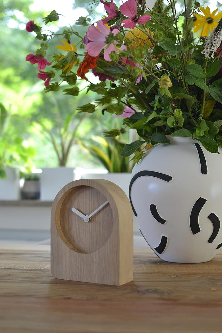 Natuhr Tischuhr Eiche Holzuhr - Dome - puristisch modern Massivholz (Eiche unbehandelt, Weisse Zeige