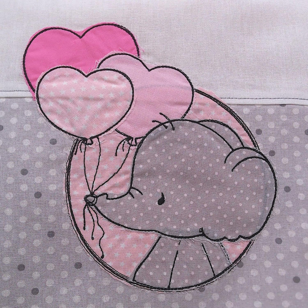 Puppenbettwäsche, 2tlg. gesticktem Elefantenkind Lotta mit Herzen Ballons Decke 40h x 32b, Kissen 16