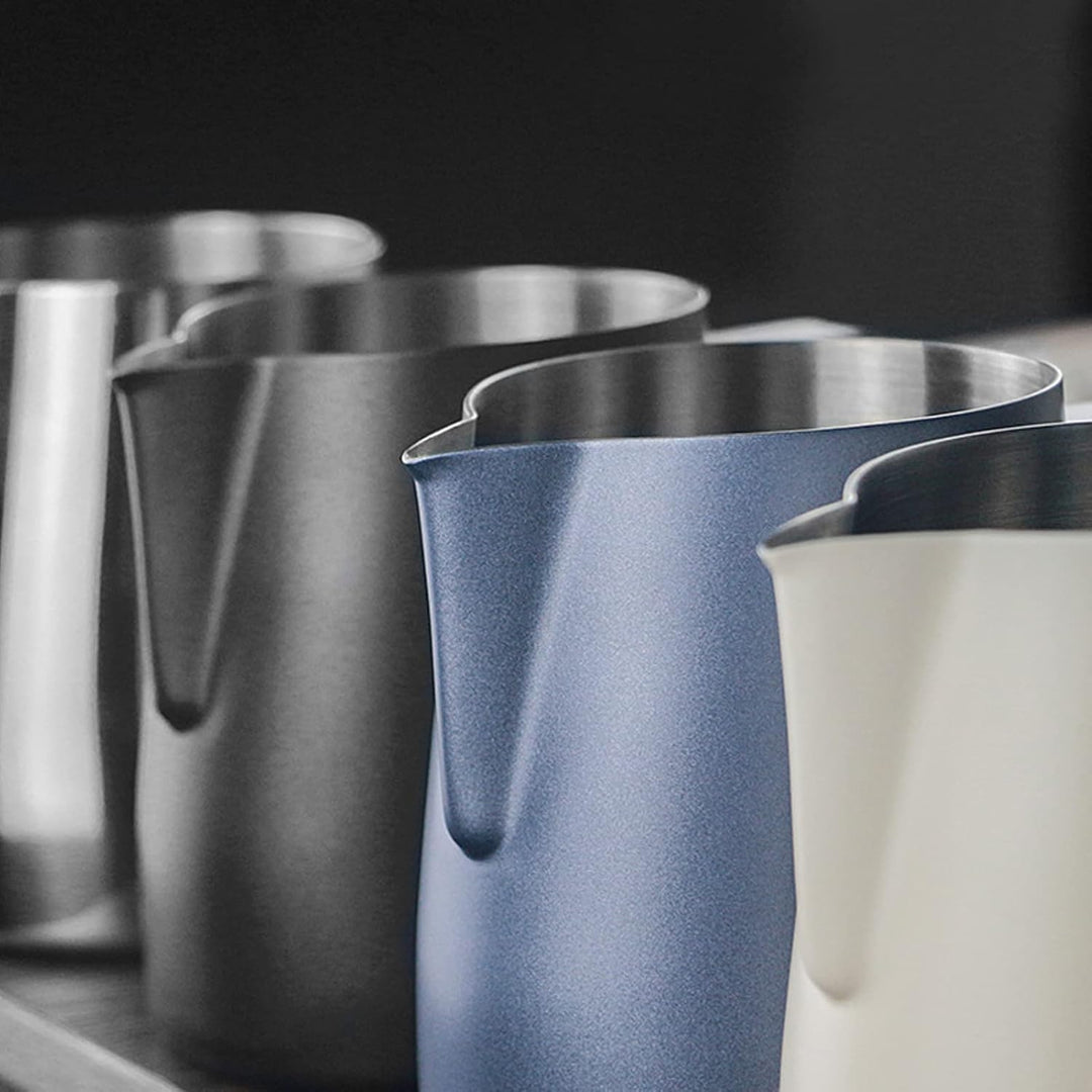 Milchaufschäumbecher aus Edelstahl, 700 Ml, Langlebiger Dampfkrug für Latte-Art-Enthusiasten (Edelst