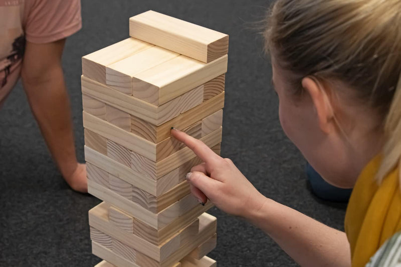 Idena 40212 - XXL Wackel-Turm, Stapelspiel mit 54 Bausteinen, Geschicklichkeits-Spiel aus Holz, ca.