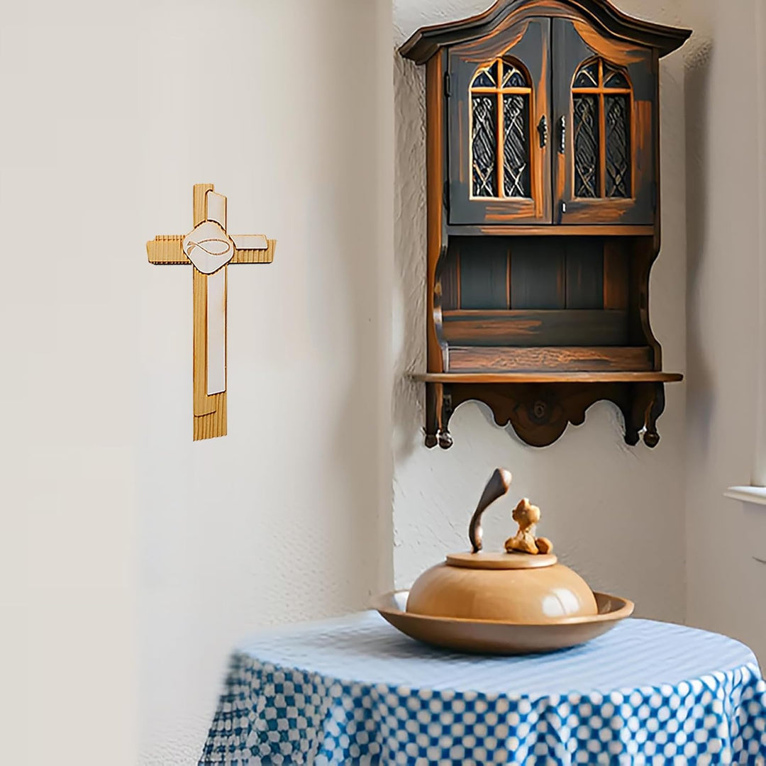 Kaltner Präsente Geschenkidee - 24 cm Wandkreuz Echtes Holz Kreuz Fichte Kruzifix mit Fisch Symbol f