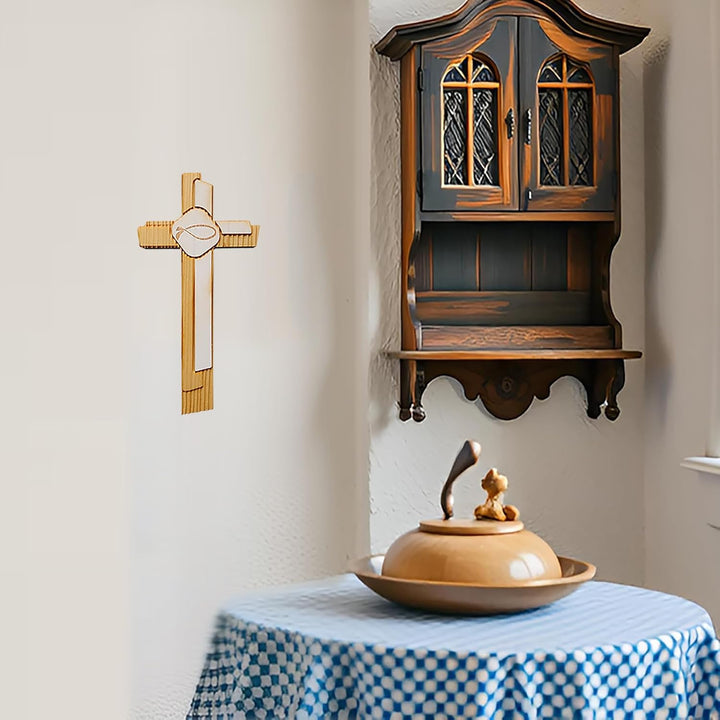 Kaltner Präsente Geschenkidee - 24 cm Wandkreuz Echtes Holz Kreuz Fichte Kruzifix mit Fisch Symbol f