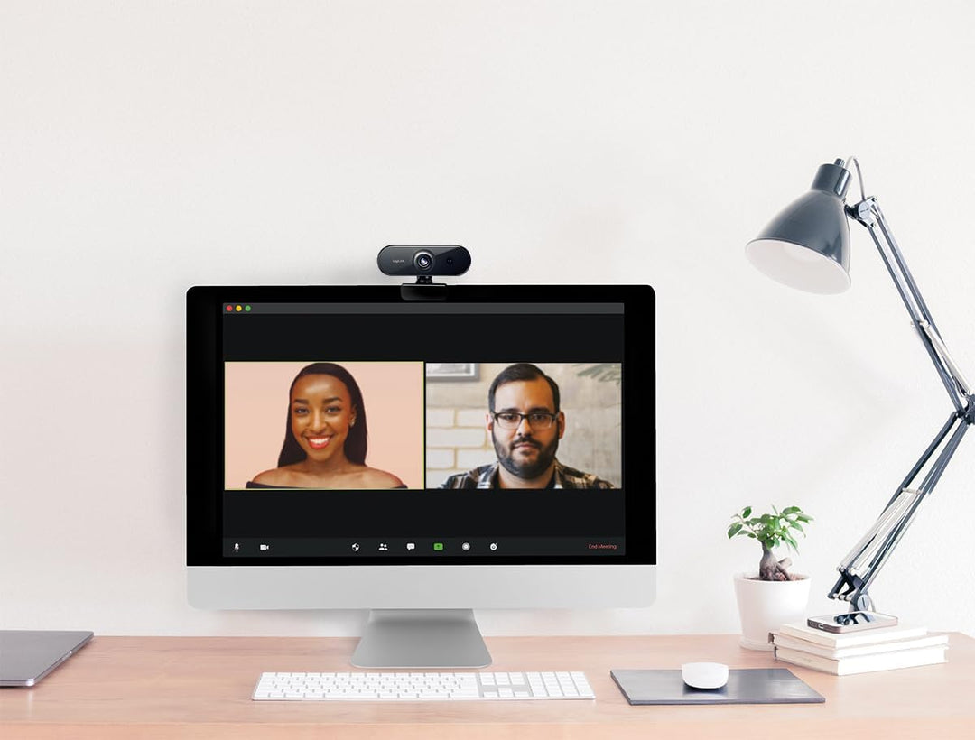 LogiLink UA0371 - Pro Full-HD-USB-Webcam mit Mikrofon für gestochen scharfe Videogespräche über Skyp