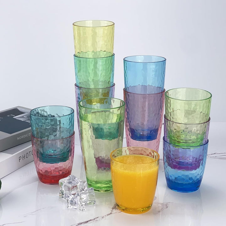 Grosse Acrylgläser, 740 ml, Kunststoffbecher, Set mit 6 transparenten Farben, gehämmerter Stil, BPA-
