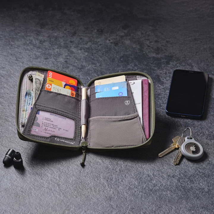 Lifeventure Geldbörse im Mini Reisen mit RFID-Schutz Olivgrün, Olivgrün