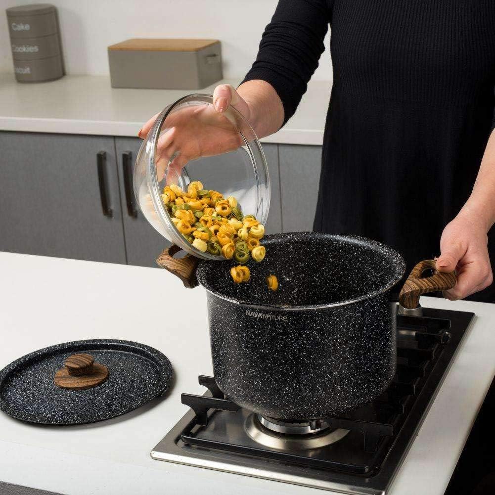 NAVA Kochtopf | 22 cm, 5L | Deckel mit Abseihfunktion | Granitbeschichtung | Für Gasherd und Indukti