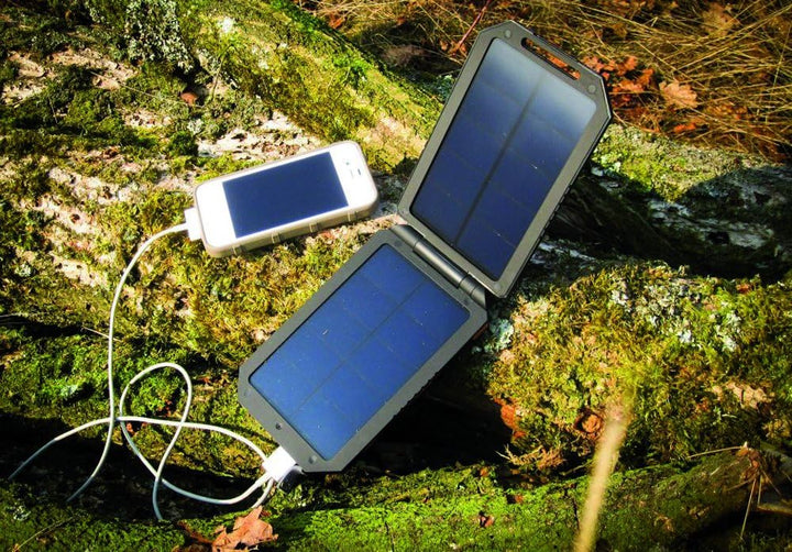 Xtorm AM114 Lava solar charger (Schwarz, 4000mAh, 2.1A, 3,5W Sunpower® Solarm, Ladegerät)