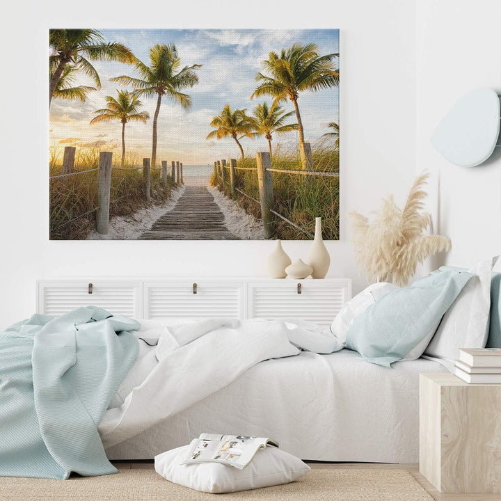 PICANOVA – Bild auf Leinwand Palmenweg zum Meer 100x75cm – Leinwandbild – Premium Leinwanddruck – Wa