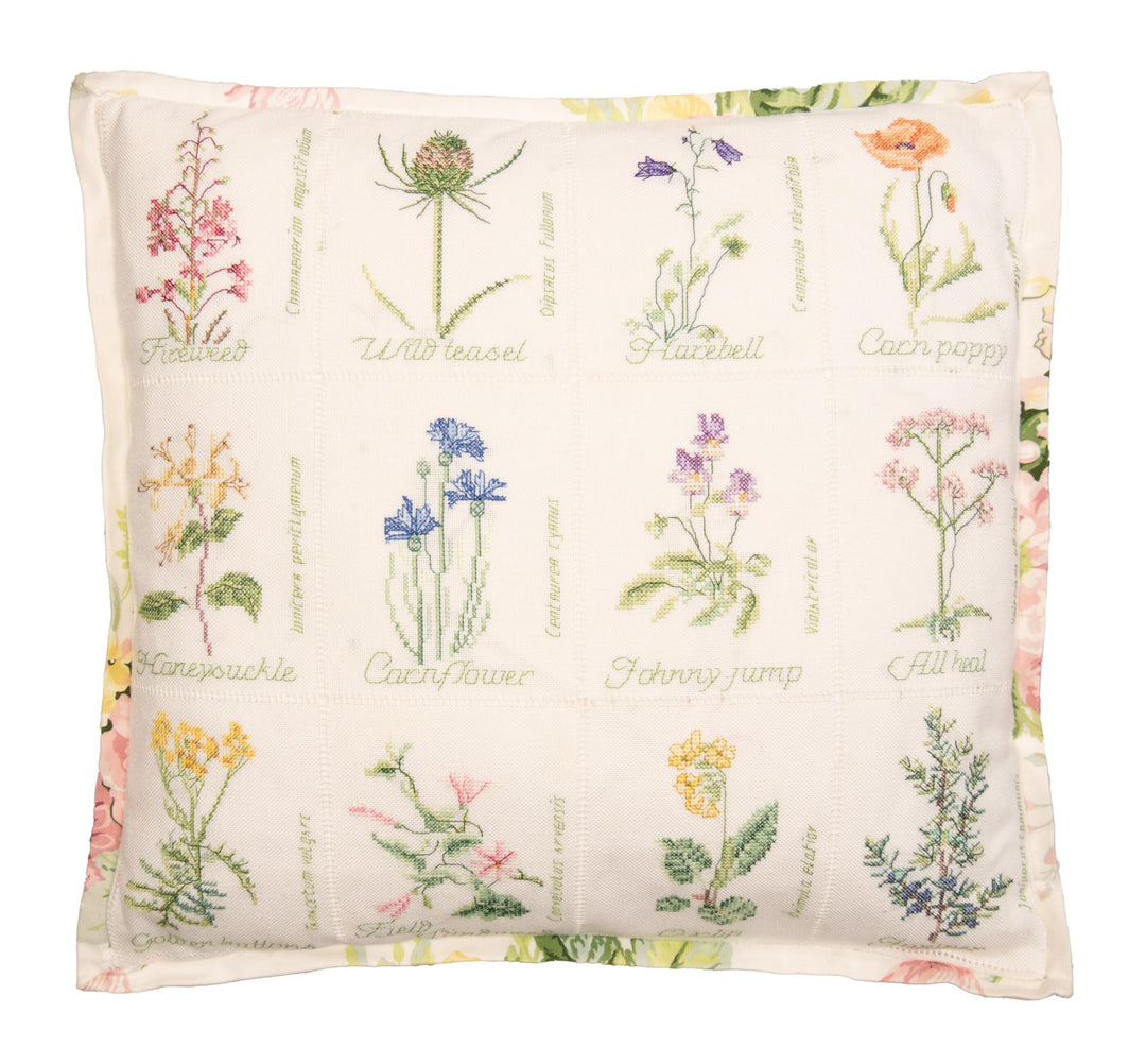 Thea Gouverneur - Kreuzstich-Set - Kissen mit Wildblumen - Aida - 16 Count - Für Erwachsene - 2074A