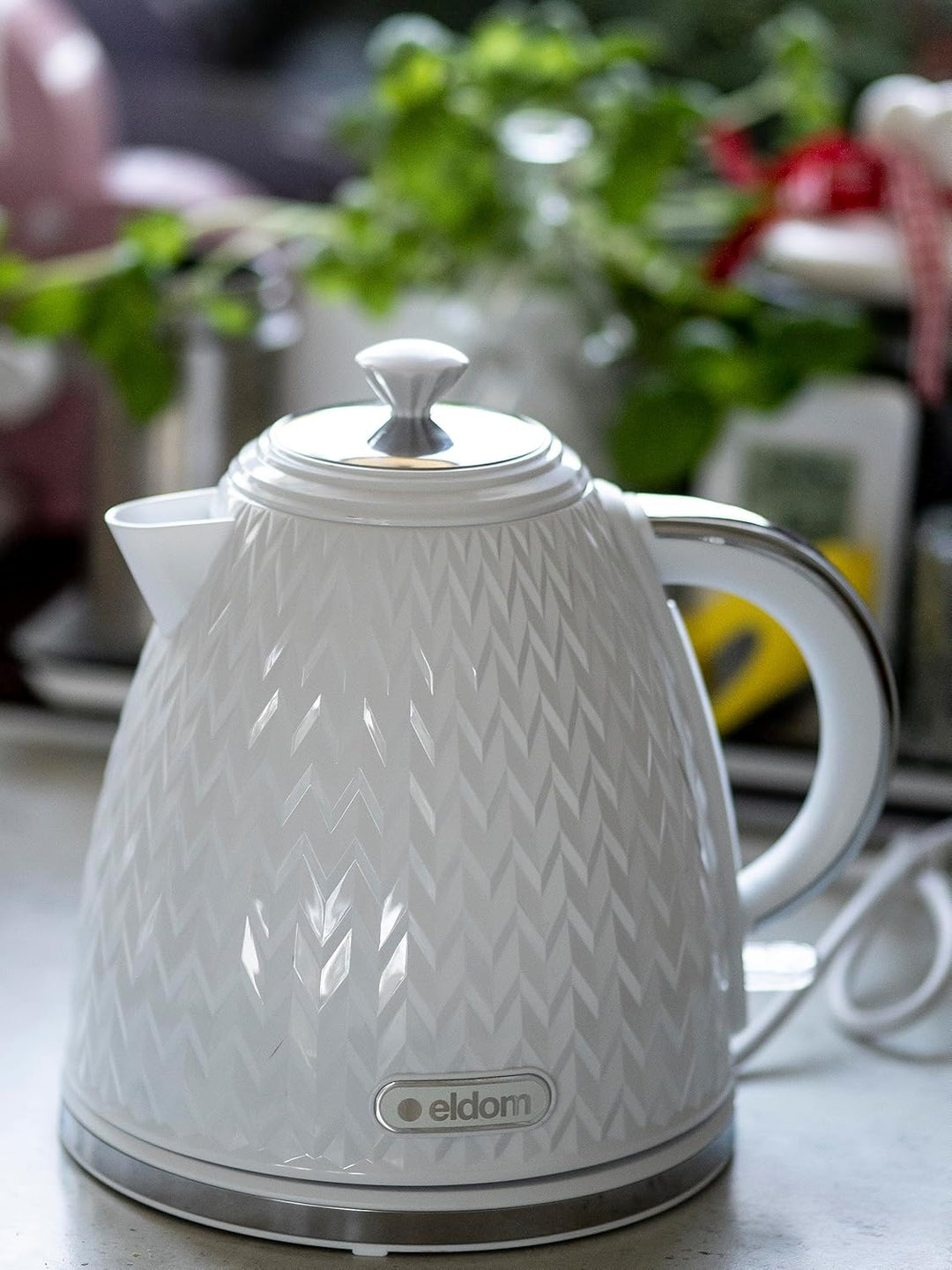 eldom C265B Wasserkocher | 1,7 Liter | Teekocher 2000W Leistung | Klassisches Retro Design Teekessel