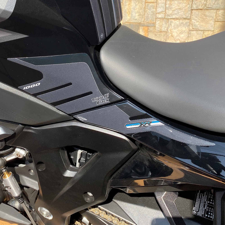 labelbike - 3D Aufkleber Motorrad-Tankseitenschutz kompatibel mit BMW S1000XR Triple Black 2020-2023