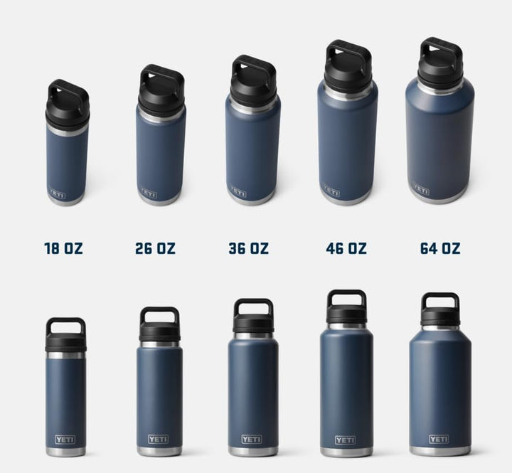 YETI Rambler Trinkflasche 46 oz (1,3 L) Navy – Edelstahl Trinkflasche, Wasserflasche Sport mit Chug–