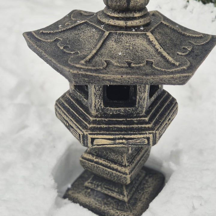 FABRIQ Japanische Gartenlaterne Yukimi-Doro 42 cm – Wetterfeste Steinlampe für Aussenbereich – Japan