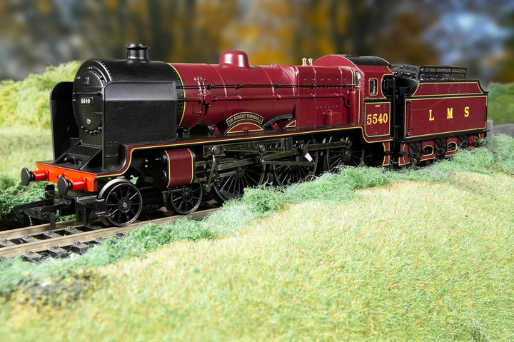 Hornby R30434 Railroad LMS Patriot Sir Robert Turnbull 5540