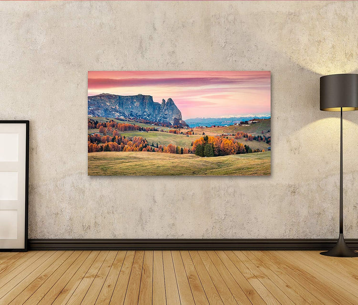 islandburner Bild auf Leinwand Unglaublicher Sonnenaufgang Auf Der Seiser ALM Mit Schönen Gelben Lär