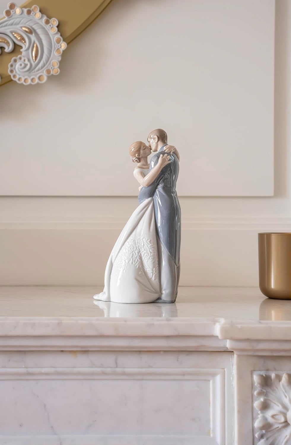 NAO Porcelain by Lladro A KISS Forever (Bride & Groom, Marriage, Wedding, Collection) 2001613